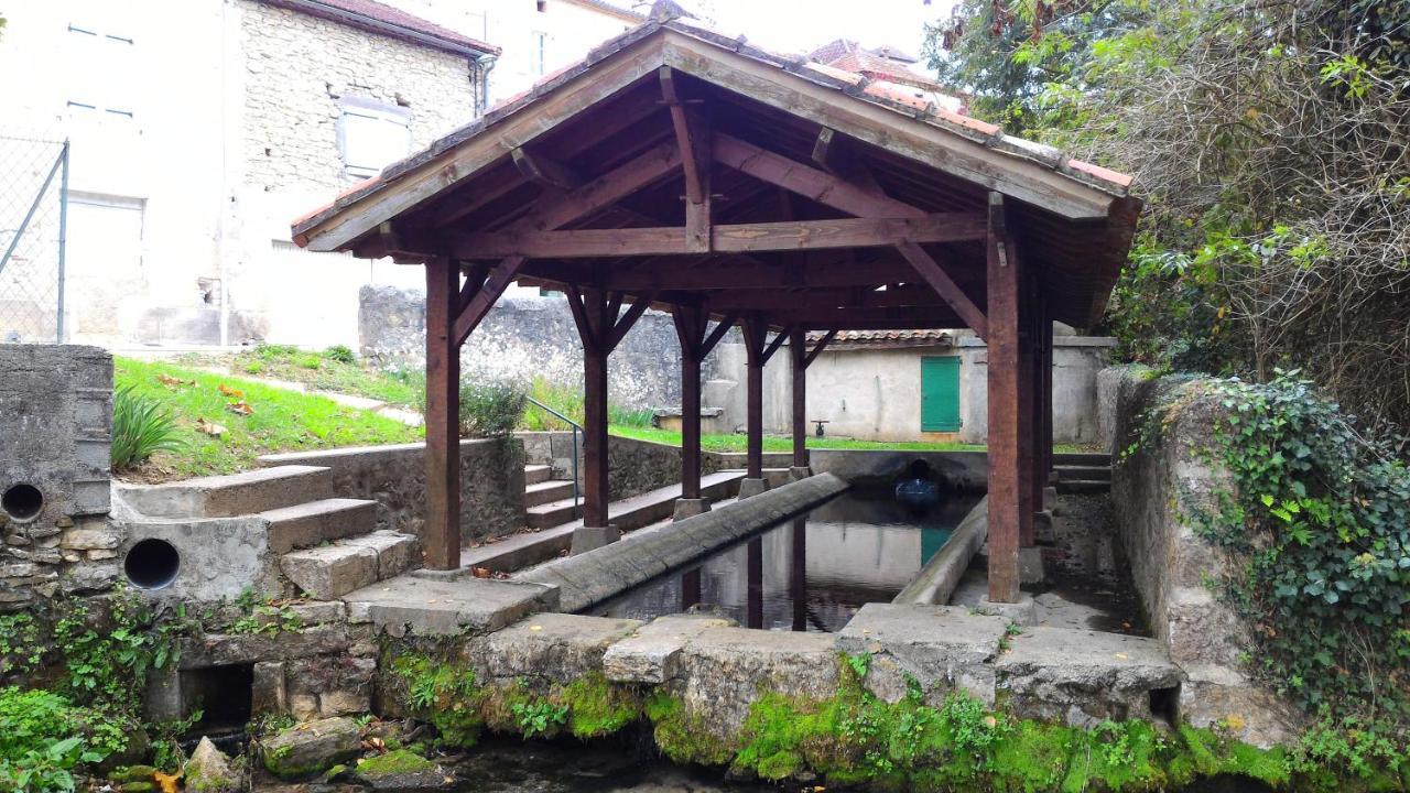 Maison Sur Le Lot Saint-Vincent-Rive-dʼOlt Εξωτερικό φωτογραφία
