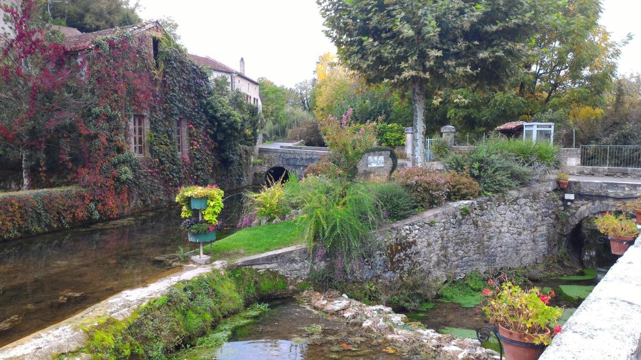 Maison Sur Le Lot Saint-Vincent-Rive-dʼOlt Εξωτερικό φωτογραφία